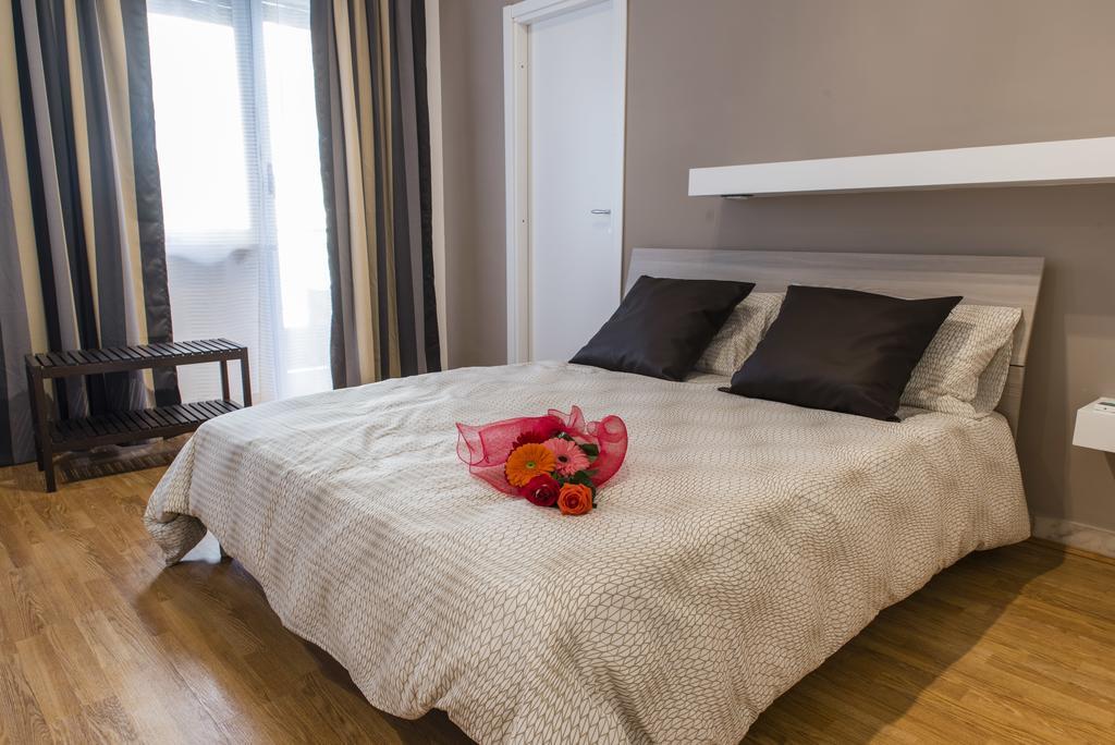 Mirabilia Urbis Roma Bed & Breakfast Exterior photo